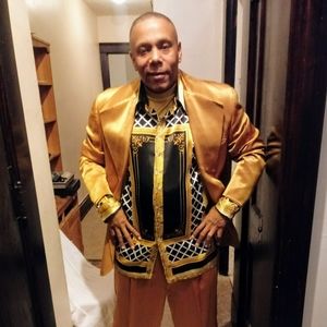 Meet your Posher, Howard